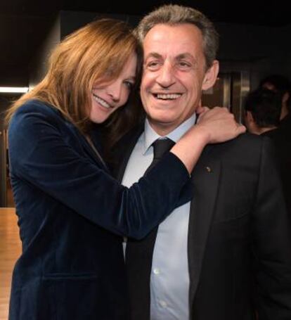 Carla Bruni y Nicolas Sarkozy, en una gala solidaria contra el Alzheimer en París.