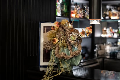 Cento realizado por la florista Fàtima Valldeperas para el hotel Wittmore, en Barcelona.