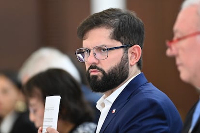 Gabriel Boric durante una reunión con el primer ministro de Japón, el 11 de mayo en Tokio.