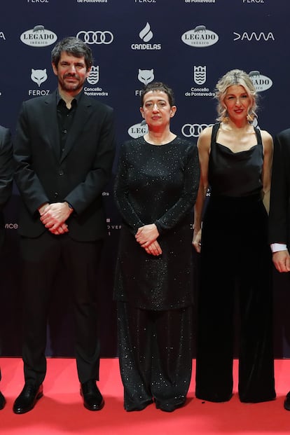 El ministro de cultura, Ernest Urtasun; la presidenta de la AICE, María Guerra, y la vicepresidenta segunda del Gobierno, Yolanda Díaz.