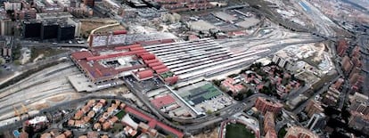 An aerial image of the Chamartín station and railway lines that the urban development project wants to put underground.