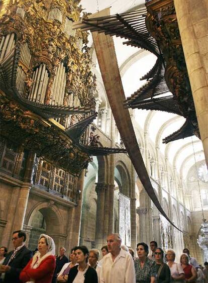 El gallardete de la batalla de Lepanto, ayer en la catedral de Santiago.