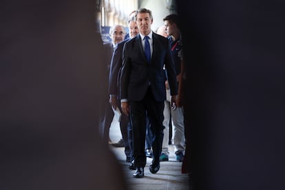 El presidente del PP, Alberto Núñez Feijóo, en los cursos de verano organizados por la Universidad San Pablo-CEU en San Lorenzo de El Escorial. 