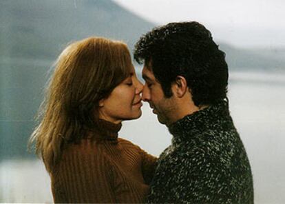 Fotograma de la película <i>Kamchatka,</i> protagonizada por Cecilia Roth y Ricardo Darín.