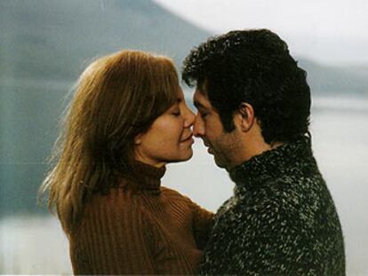 Fotograma de la película <i>Kamchatka,</i> protagonizada por Cecilia Roth y Ricardo Darín.