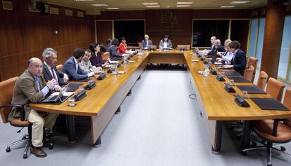 Imagen de la reunión celebrada hoy de la ponencia sobre autogobierno en el Parlamento vasco.