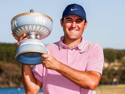 Scheffler, con el trofeo del Match Play.