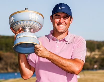 Scheffler, con el trofeo del Match Play.