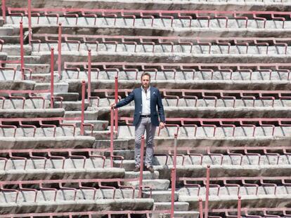 Mario Zulaica en un tendido de la Plaza México.