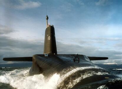 El submarino nuclear <i>Vanguard,</i> en una imagen facilitada ayer por el Ministerio de Defensa británico.