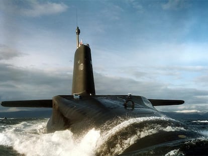 El submarino nuclear <i>Vanguard,</i> en una imagen facilitada ayer por el Ministerio de Defensa británico.