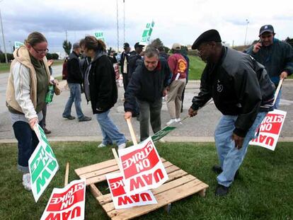 Los trabajadores de las instalaciones de Chrysler en Detroit ponen fin a una huelga que apenas duró seis horas.