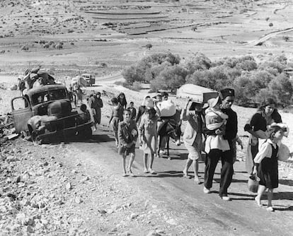 Palestins fugint durant els atacs del 4 de novembre de 1948