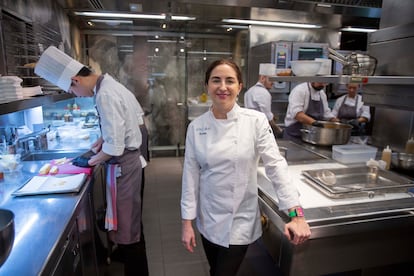 Elena Arzak posa en las cocinas de su restaurante en San Sebastián el pasado 24 de enero.