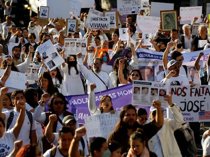 Ciudadanos marchan por la desaparición de José, Viviana, Daniela y Paola, en Guadalajara, estado de Jalisco (México)