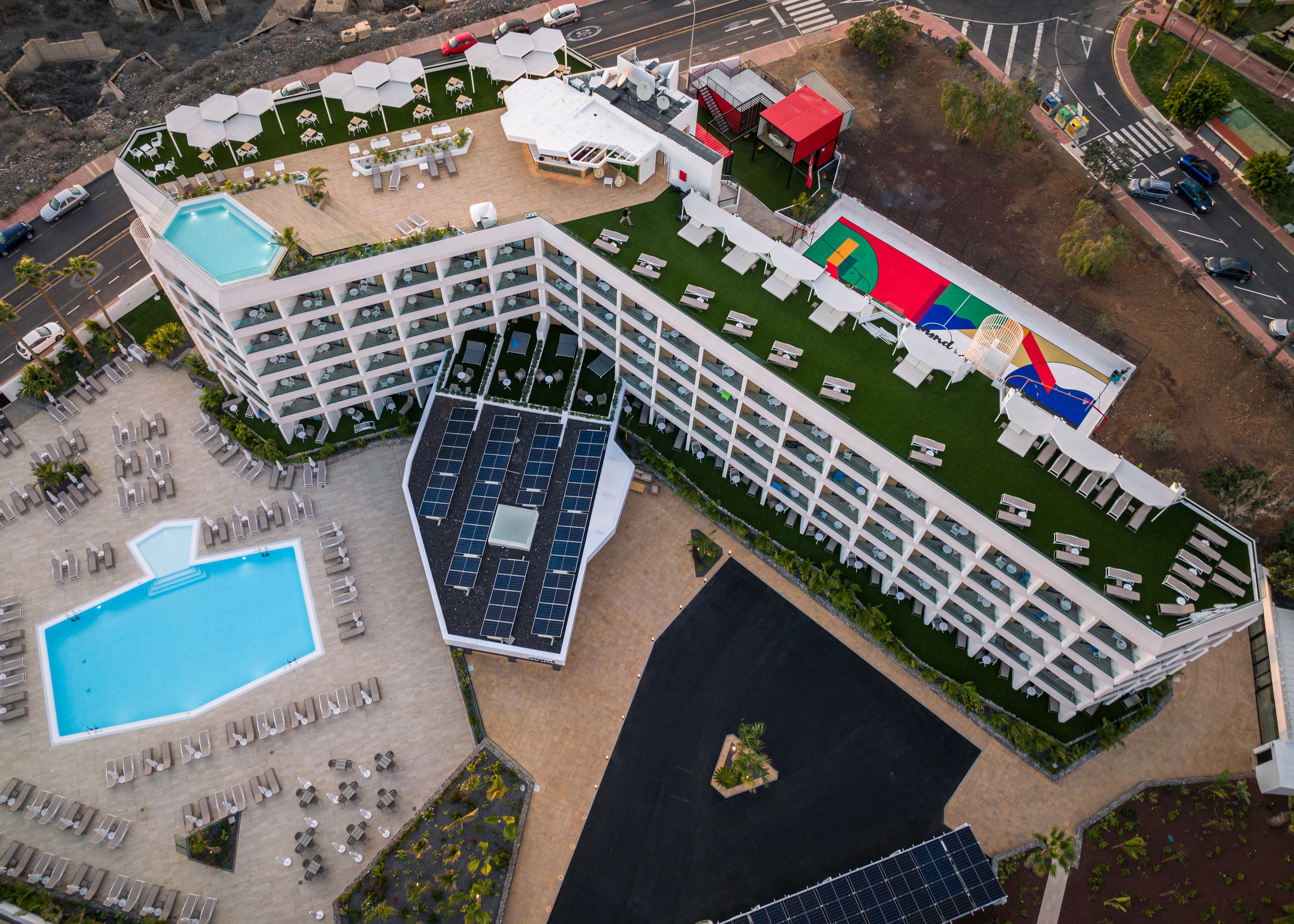 Vista aérea del hotel Mynd en Adeje (Tenerife), en una imagen facilitada por la compañía hotelera.