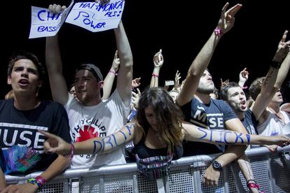 Asistentes al concierto de Muse el sábado por la noche.