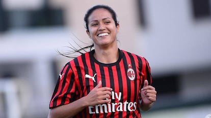 Lady Andrade durante un partido con el Milan.