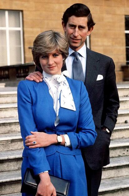 El día 24 de febrero de 1981 el príncipe Carlos y Diana Spencer, quien sería más tarde la princesa de Gales, anunciaban su compromiso, programado para el 29 de julio de ese mismo año.
