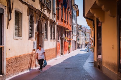 Una de las calles del centro histórico de Belluno, en la región italiana del Véneto.