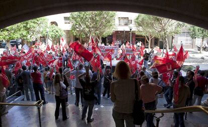 Protesta de empleados públicos en Palma de Mallorca en 2010.