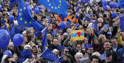 Concentración en Berlin en defensa del proyecto europeo, este domingo.