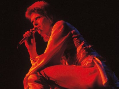 David Bowie como Ziggy Stardust en el Hammersmith Odeon en 1973.