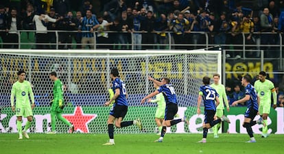 Eric García, Dani Olmo y Raphinha anotaron para los de Flick | Lautaro, Calhanoglu, Acerbi y Frattesi marcaron para el equipo de Inzaghi