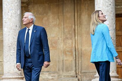 Roberta Metsola, presidenta del Parlamento Europeo, y Josep Borrell, alto representante de la Unión para Asuntos Exteriores y Política de Seguridad.  
