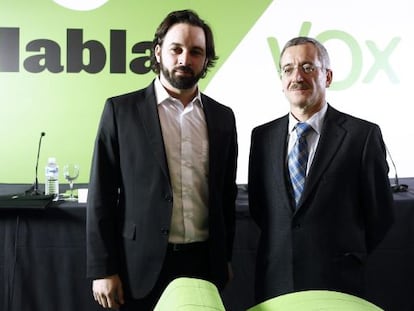 José Antonio Ortega Lara, a la derecha, y Santiago Abascal.