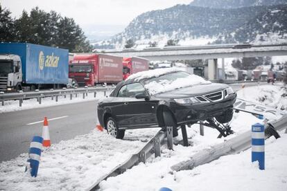 Problemes a les carreteres catalanes per la nevada.