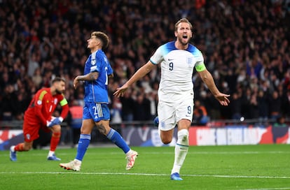 Harry Kane celebrando su anotación contra Italia, la tercera de los ingleses en el partido.