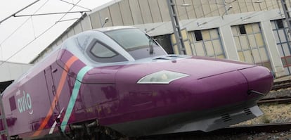 Primero de los trenes de alta velocidad que Renfe iba a destinar al servicio de bajo coste.