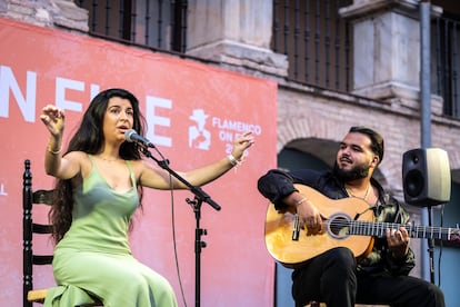 Esmeralda Rancapino con Nono Reyes en el Palacio de Ezpeleta en Flamenco on Fire Pamplona.