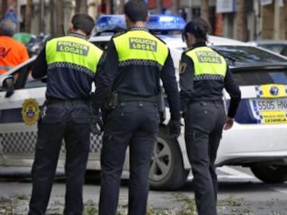 Polic&iacute;as locales de Catarroja.