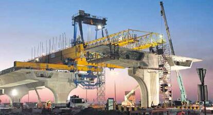 Obra de construcción de un puente de Sacyr.