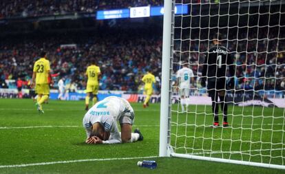 Cristiano Ronaldo se lamenta de una ocasión fallada ante Asenjo.