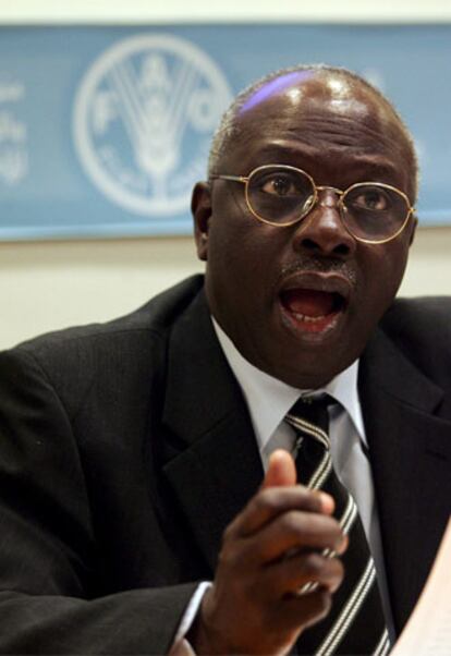 El director general de la FAO, Jacques Diouf, durante su intervención en la cumbre de este organismo de Naciones Unidas en Roma.