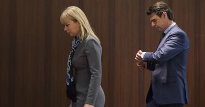 La comisaria de Mercado Interior, Elzbieta Bienkowska, con el exministro José Manuel Soria