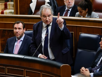 El ministro de Industria y Turismo, Jordi Hereu, interviene en la sesión de control al Ejecutivo este miércoles en el Congreso.