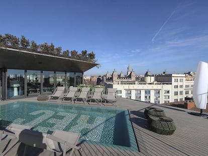 La terrassa de l&#039;Hotel REC, ubicat al carrer del Rec Comtal de Barcelona.