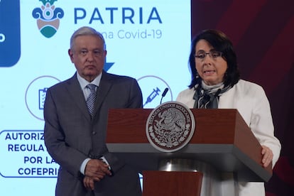 María Elena Álvarez-Buylla, directora del Conacyt, anuncia que ya está lista la vacuna, este miércoles, en Ciudad de México.