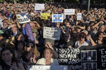 Los manifestantes exigieron justicia por la muerte del fiscal.