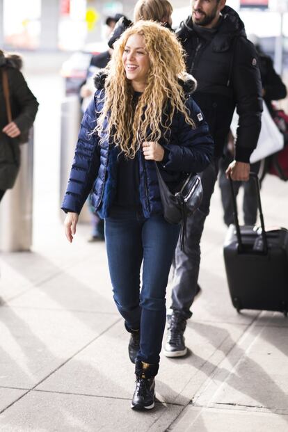 La cantante colombiana Shakira ha pagado a Hacienda más de 20 millones de euros después de que el pasado enero la Agencia Tributaria la denunciase por un delito fiscal entre 2011 y 2014. Este ente público consideraba que la cantante residía en España y, por tanto, debía tributar en este país por la mayor parte de sus ingresos generados en todo el mundo. Sin embargo, la cantante alegó y pagó impuestos durante toda esa etapa como si pasase la mayor parte del año en el paraíso fiscal de Bahamas. La cantidad pagada por Shakira corresponde al año 2011, un ejercicio ya prescrito, pero que Hacienda le reclamaba por la vía administrativa.