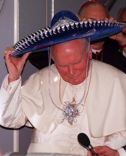 Juan Pablo II se despidió para siempre de México el 1 de agosto de 2002. Durante la misa de canonización de Juan Diego dijo: "México, México lindo, que Dios te bendiga". En este viaje que lo llevaría por Canadá y Guatemala, el Papa se dijo avergonzado por los casos de curas pederastas que comenzaban a salir a la luz. Juan Pablo II murió el 2 de abril de 2005.