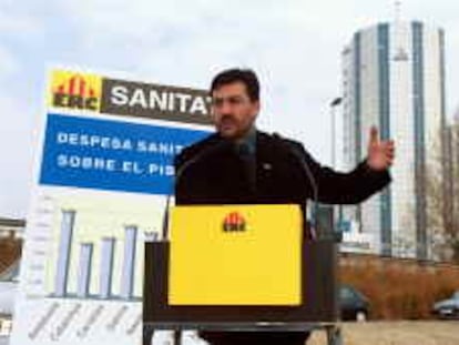 HOSPITALET 6/3/ 2000 POLITICA ELECCIONES GENERALES ESQUERRA REPUBLICANA DE CATALUNYA RUEDA DE PRENSA DE JOAN PUIGCERCOS SOBRE LA SANIDAD EN LAS CERCANIAS DEL HOSPITAL DE BELLVITGE