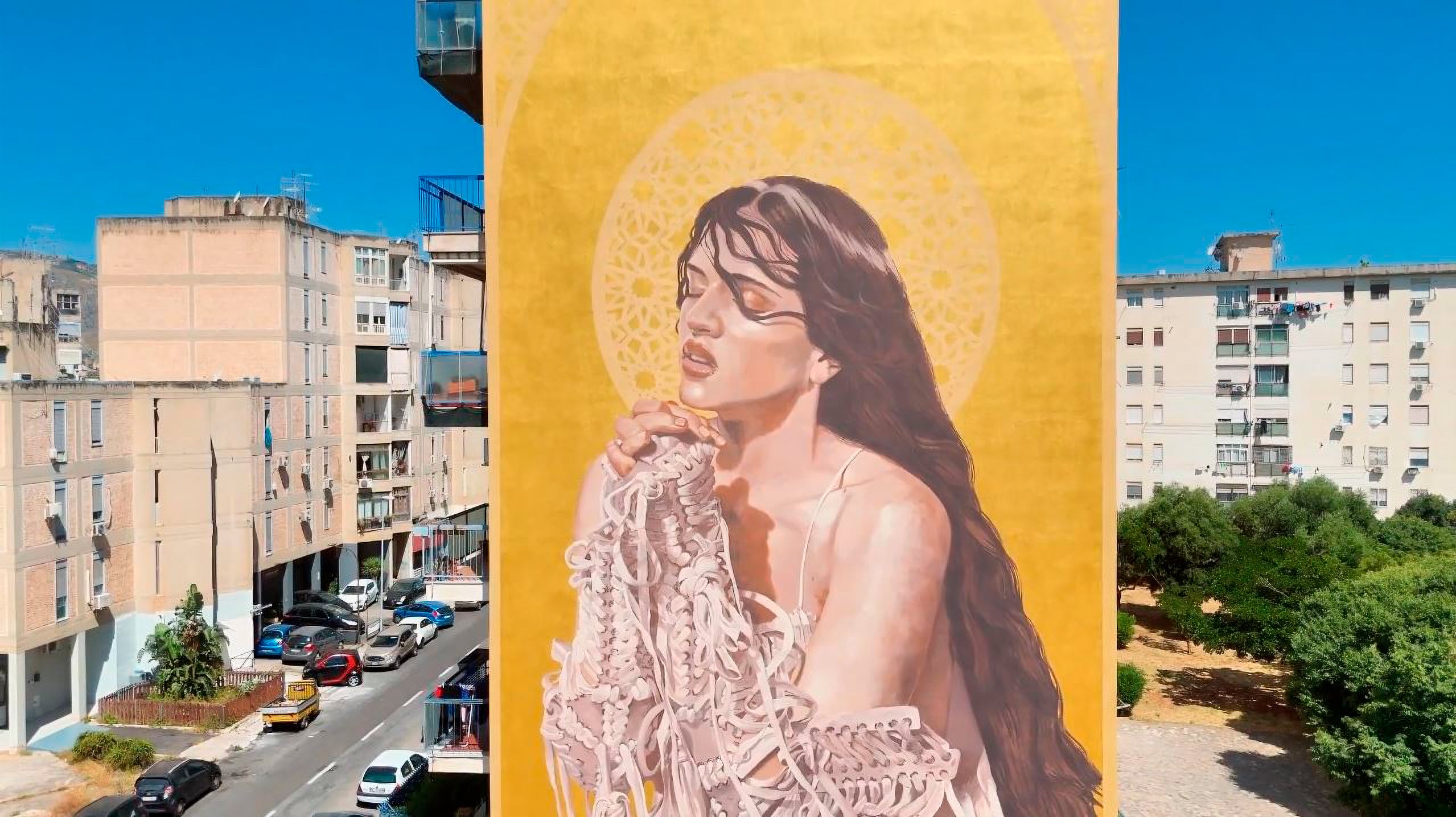 Palermo convierte a Rosalía en “santa” con un enorme mural