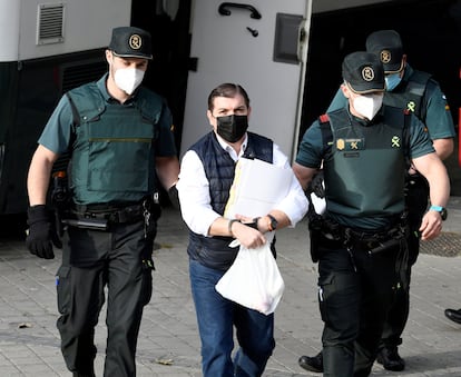 César Román, conocido como el Rey del Cachopo, a su llegada a la Audiencia Provincial de Madrid en el primer día de juicio.