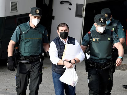 César Román, conocido como el Rey del Cachopo, a su llegada a la Audiencia Provincial de Madrid en el primer día de juicio.