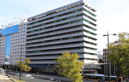 2021 arrancará con mudanza para Cuatrecasas en Portugal. El bufete se traslada de la emblemática plaza de Marquês de Pombal a la avenida Fontes Pereira de Melo, número 6. El movimiento no solo servirá para ampliar el espacio disponible, sino también para asentarse en un edificio high-tech.